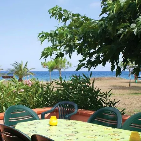 Studio A A 100 M De La Plage Avec Vue Sur La Mer Jardin Amenage Et Wifi